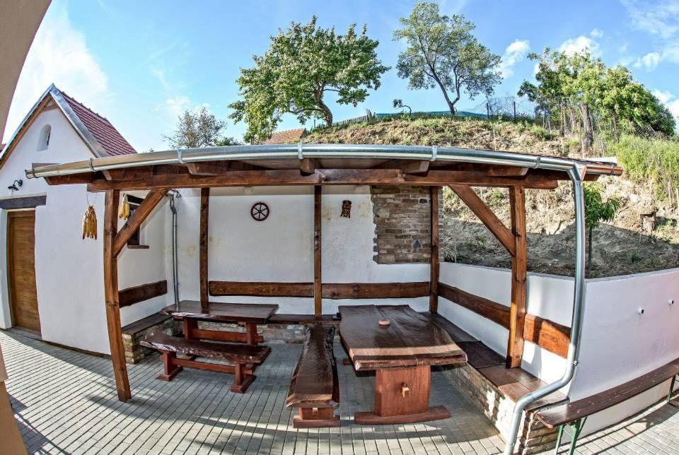 Penzion Reva Valtice Bagian luar foto